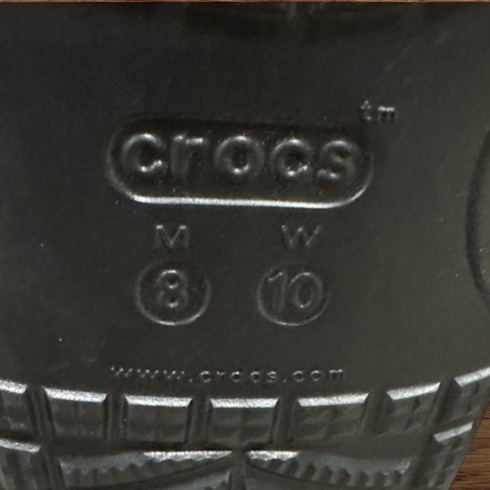 CROCS Classic Tie Dye Slides Sandals for Men Size 8 or Women Size 10. - Picture 6 of 9